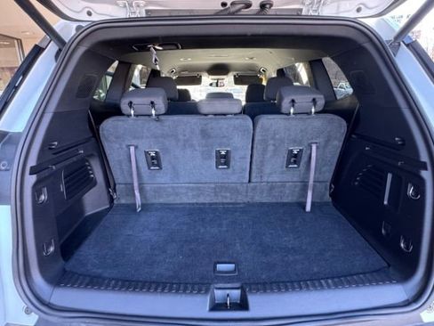 Used 2025 GMC Acadia Elevation image 32