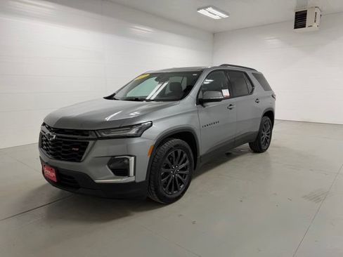 Used 2023 Chevrolet Traverse RS w/ LPO, Cargo Package AWD/4WD image 3