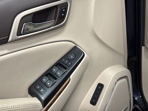 Used 2019 GMC Yukon Denali w/ Denali Ultimate Package AWD/4WD image 21