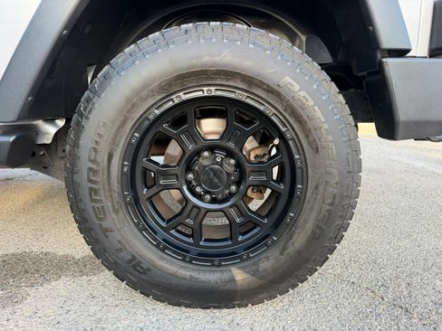 Used 2016 Jeep Wrangler Unlimited Sport w/ Quick Order Package 24S AWD/4WD image 22