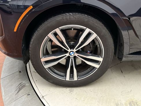 Certified 2024 BMW X7 xDrive40i w/ M Sport Package image 10