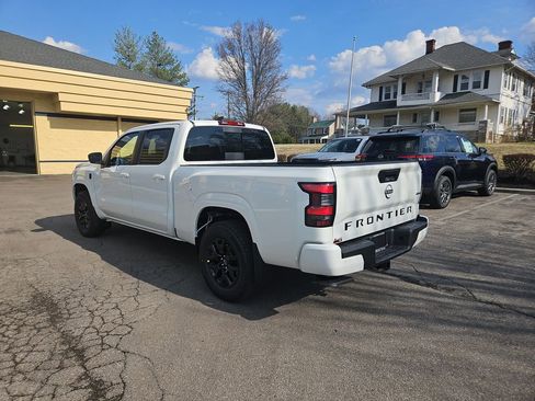 New 2026 Nissan Frontier SV AWD/4WD image 3