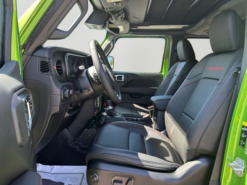 New 2025 Jeep Wrangler Unlimited Rubicon w/ XTREMEE 35" Tire Package image 24