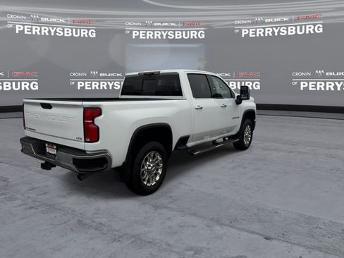 Used 2025 Chevrolet Silverado 2500 LTZ w/ LTZ Premium Package AWD/4WD image 8