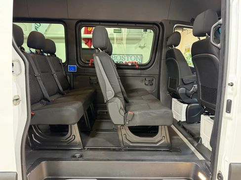 Used 2019 Mercedes-Benz Sprinter 2500 image 28