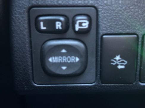 Used 2018 Toyota Corolla iM FWD image 26