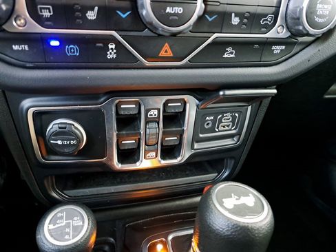 Used 2024 Jeep Wrangler Unlimited Sahara image 14