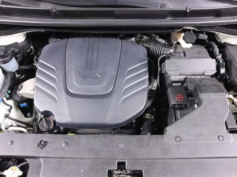 Used 2016 Kia Sedona LX w/ LX Convenience Package image 38