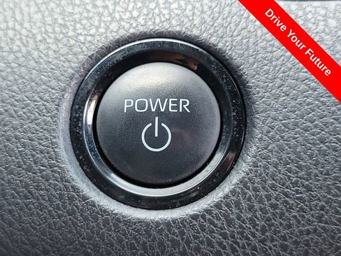 Used 2025 Toyota Camry SE FWD image 9
