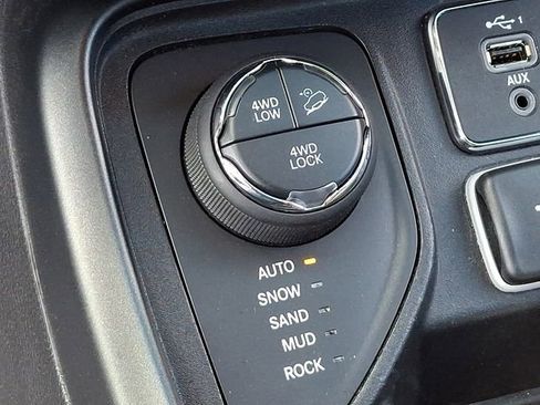 Used 2019 Jeep Compass Trailhawk w/ Cold Weather Group image 24