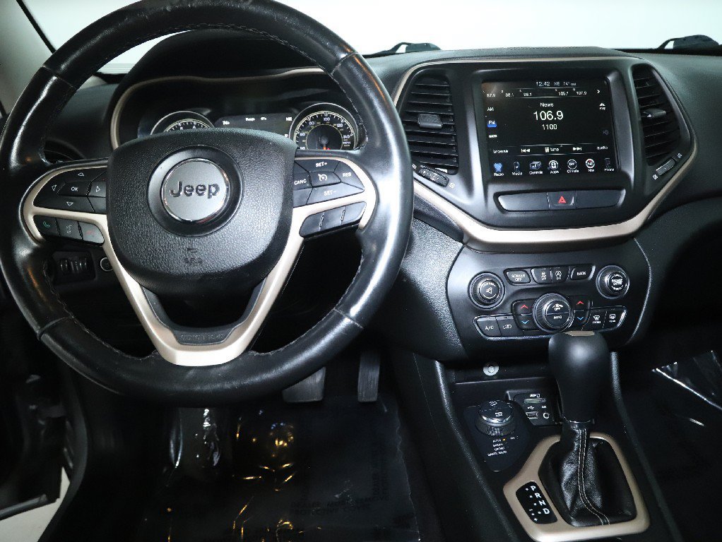 Used 2016 Jeep Cherokee High Altitude w/ Luxury Group AWD/4WD image 29