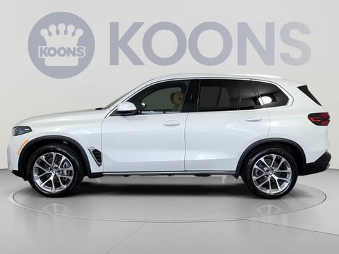 Used 2024 BMW X5 xDrive40i w/ Premium Package AWD/4WD image 2