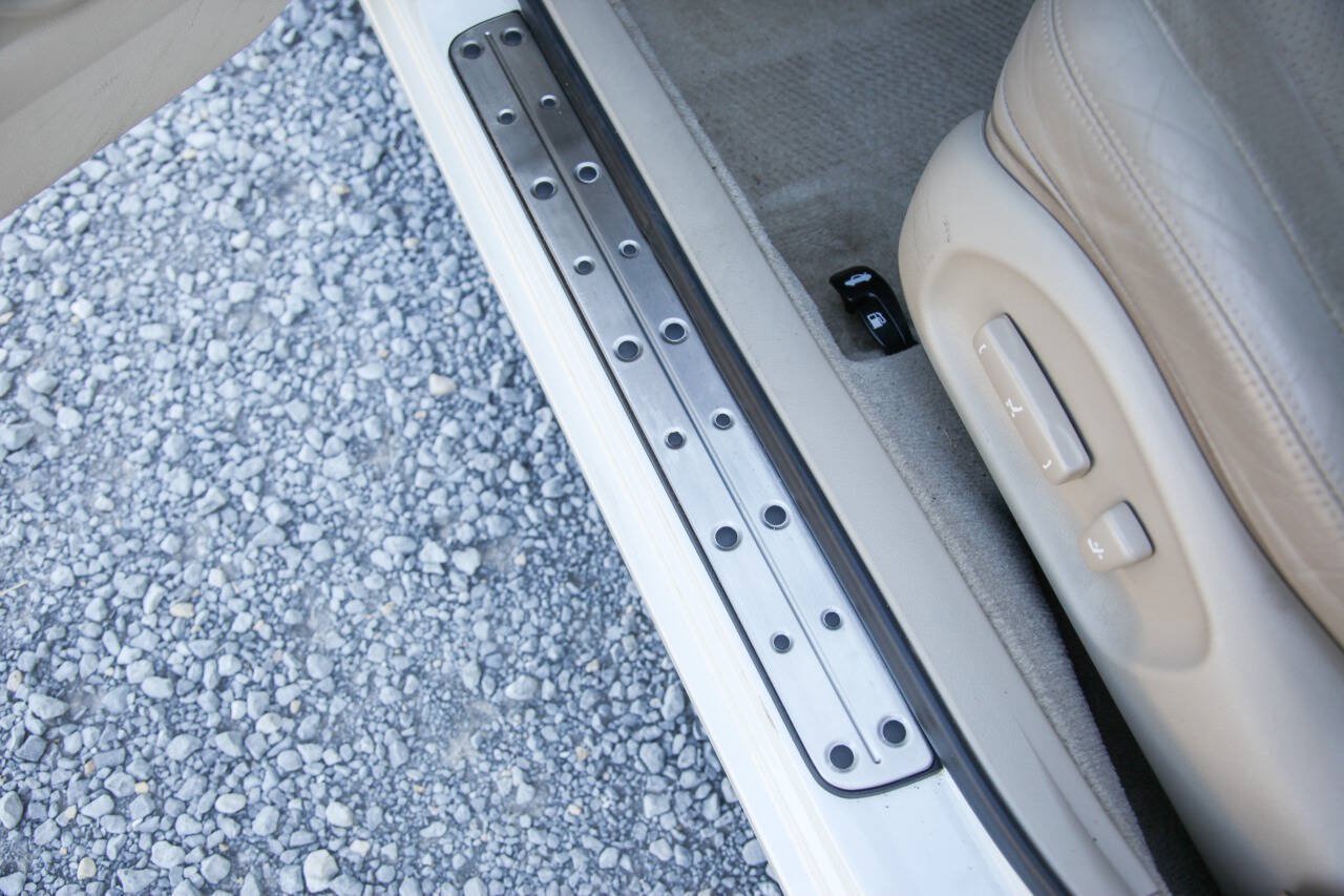Used 2001 Lexus IS 300 w/ Leather Trim Pkg RWD image 46