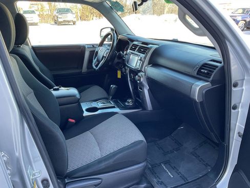 Used 2014 Toyota 4Runner SR5 image 38
