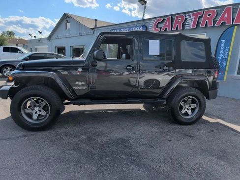 Used 2015 Jeep Wrangler Unlimited Sahara w/ Max Tow Package AWD/4WD image 4