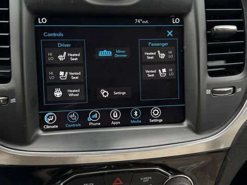 Used 2018 Chrysler 300 Limited AWD/4WD image 6