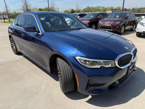 Used 2020 BMW 330i xDrive Sedan w/ Convenience Package AWD/4WD image 3