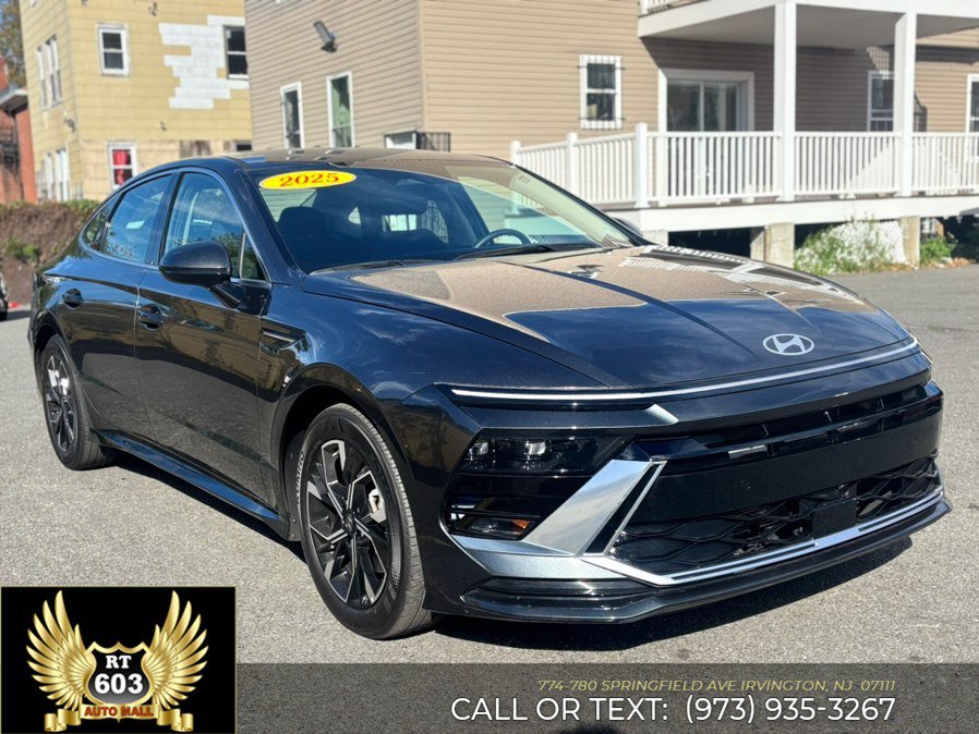 Used 2025 Hyundai Sonata SEL FWD image 3