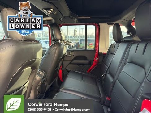 Used 2022 Jeep Wrangler Unlimited Sahara w/ Cold Weather Group image 9