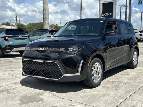 New 2025 Kia Soul LX w/ LX Technology Package image 2
