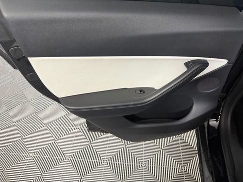 Used 2022 Tesla Model Y Performance AWD/4WD image 35