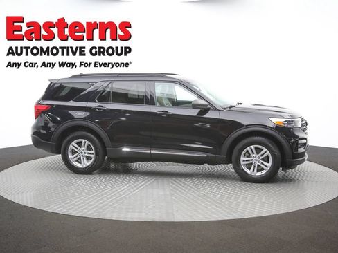 Used 2021 Ford Explorer XLT w/ Equipment Group 202A AWD/4WD image 46