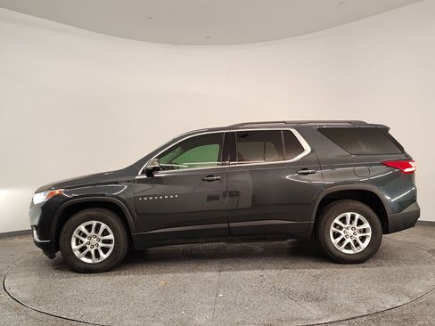 Used 2019 Chevrolet Traverse LT image 2