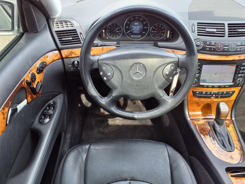 Used 2006 Mercedes-Benz E 350 Sedan w/ Premium Pkg image 13