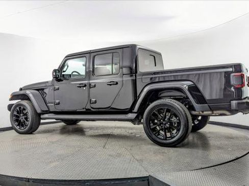 Used 2023 Jeep Gladiator Overland image 6