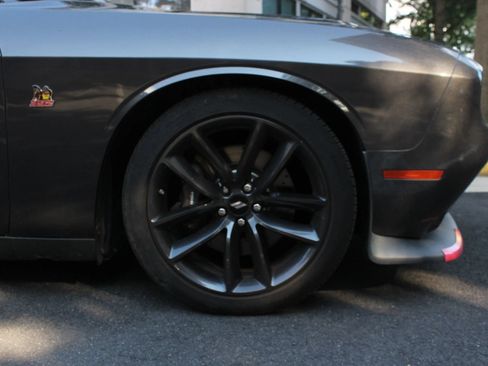 Used 2019 Dodge Challenger R/T Scat Pack RWD image 4