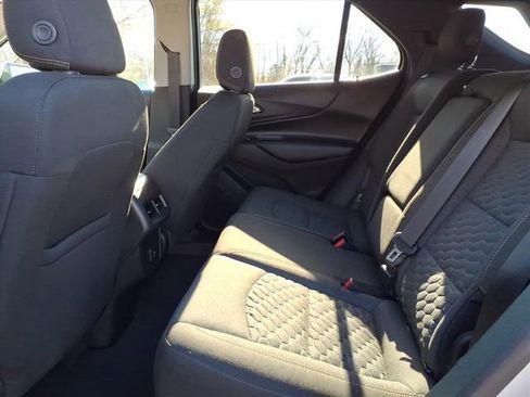 Used 2019 Chevrolet Equinox LT w/ Driver Convenience Package image 9