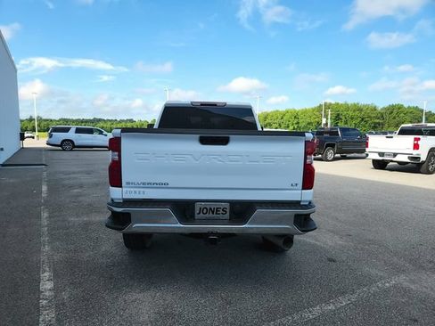 Used 2024 Chevrolet Silverado 2500 LT AWD/4WD image 8