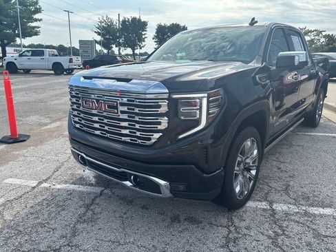 Used 2023 GMC Sierra 1500 Denali w/ Denali Reserve Package AWD/4WD image 12