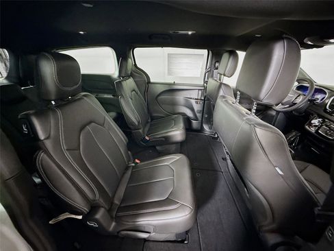 New 2026 Chrysler Pacifica Select image 20
