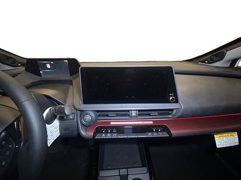 New 2026 Toyota Prius Plug-In Hybrid image 10