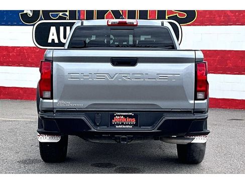 Used 2023 Chevrolet Colorado Trail Boss w/ Advanced Trailering Package AWD/4WD image 4
