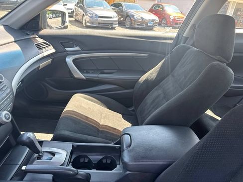 Used 2011 Honda Accord EX image 29