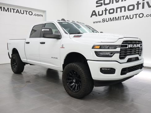 Used 2025 RAM 2500 Big Horn AWD/4WD image 2