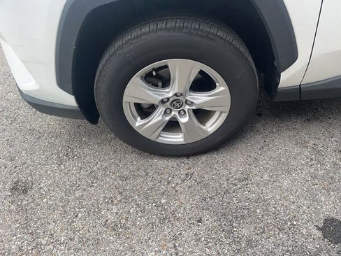 Used 2021 Toyota RAV4 XLE FWD image 10