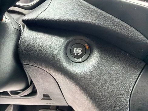 Used 2019 Jeep Cherokee Limited AWD/4WD image 19