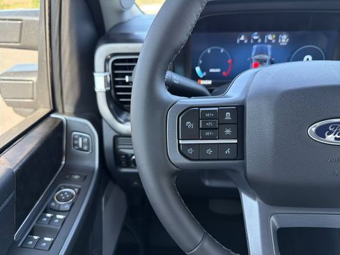 New 2026 Ford F250 Lariat w/ Black Appearance Package AWD/4WD image 28