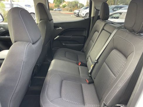 Used 2017 GMC Canyon SLE image 16
