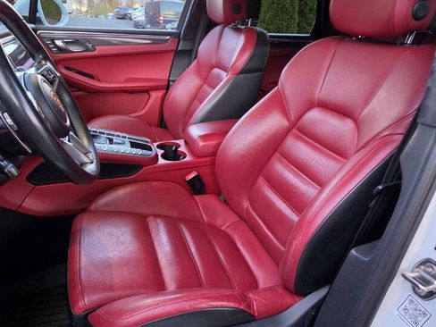Used 2016 Porsche Macan Turbo w/ Premium Package Plus AWD/4WD image 9