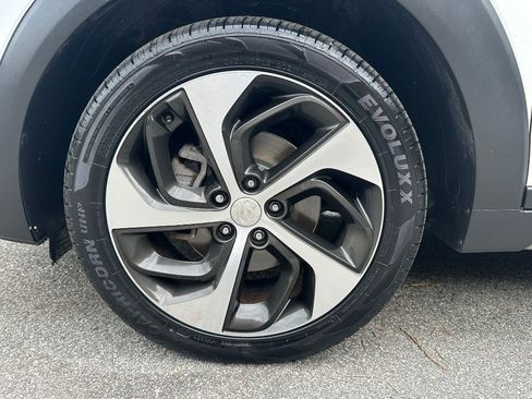 Used 2017 Hyundai Tucson Value AWD/4WD image 40