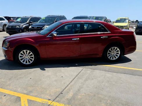 Used 2011 Chrysler 300 Limited RWD image 7