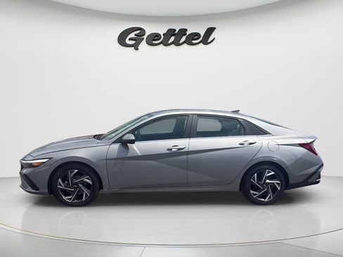 Used 2025 Hyundai Elantra Limited FWD image 8