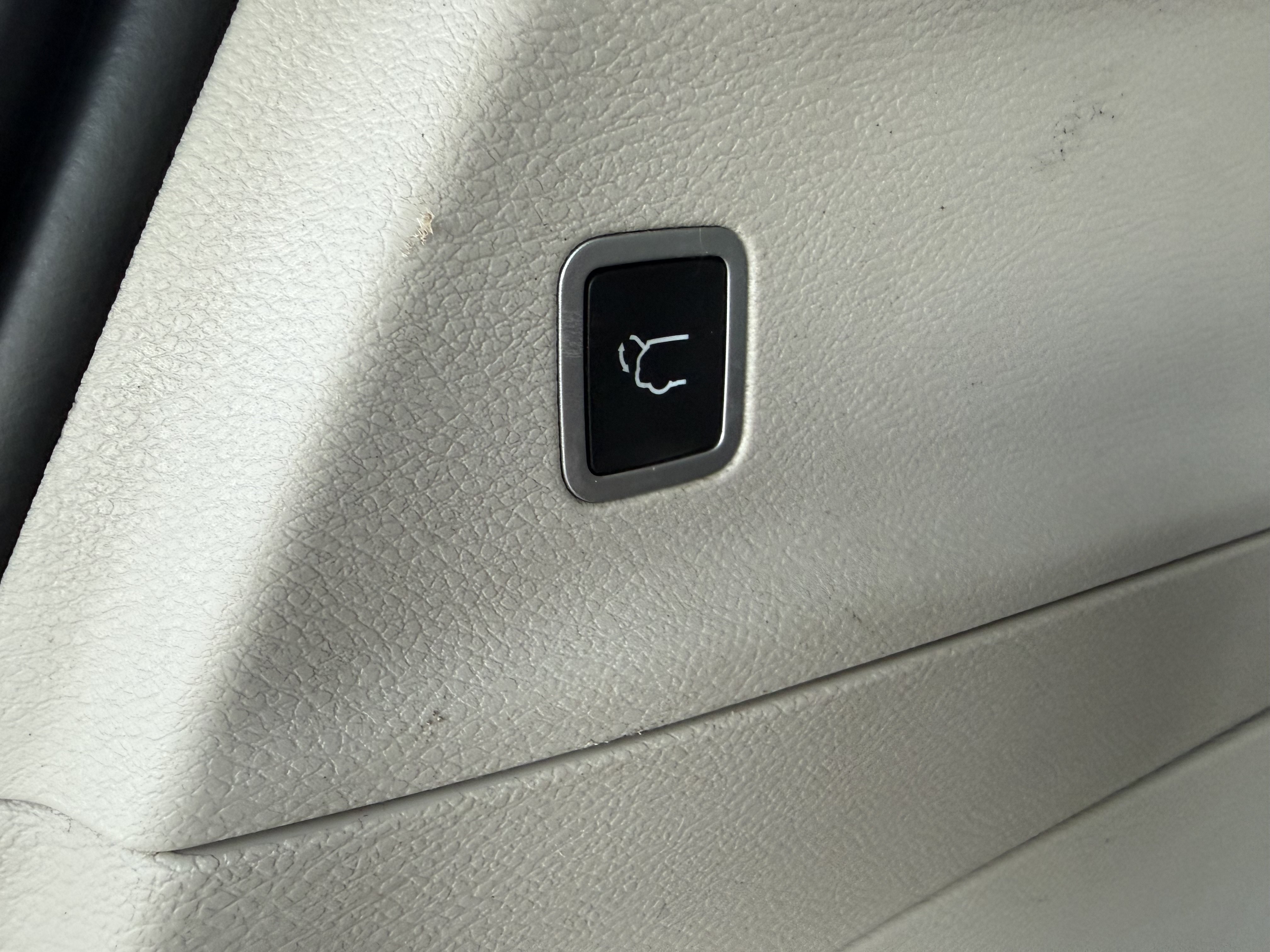 Used 2017 Chrysler Pacifica Touring-L FWD image 33