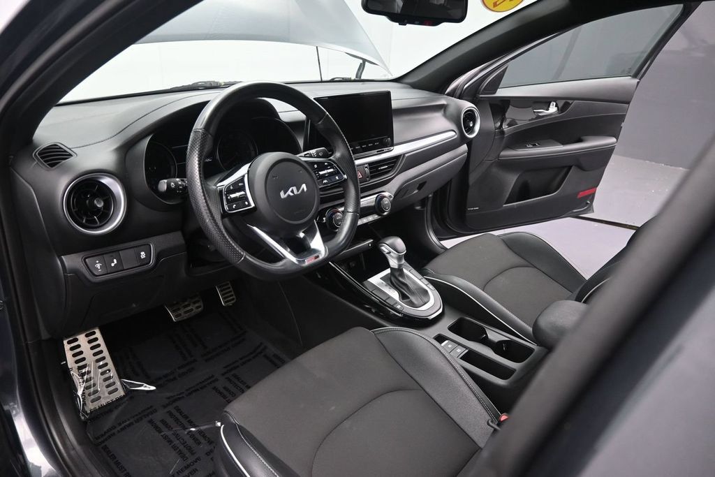 Certified 2023 Kia Forte GT-Line w/ GT-Line Premium Package FWD image 16