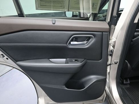 Used 2021 Nissan Rogue SL AWD/4WD image 27
