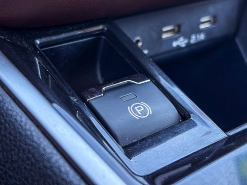 Used 2021 Subaru Outback Touring XT image 32